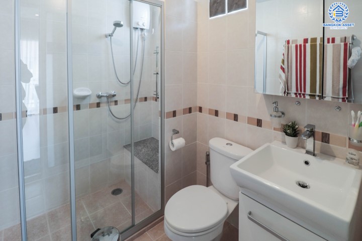 ทาวน์โฮมมือสอง3ชั้นแปลงมุม! ม.ศุภาลัยวิลล์ เพชรเกษม48 เนื้อที่เยอะถึง 31.60 ตร.ว. ฟังก์ชันจัดเต็ม 3 ห้องนอน 3 ห้องน้ำ  บิ้วท์อินห้องครัว บ้านสวยพร้อมเข้าอยู่ สภาพดีมาก บนทำเลศักยภาพ เชื่อมต่อถนนหลายเส้นทาง เดินทางสะดวก ใกล้รถไฟฟ้า "สถานีเพชรเกษม48"